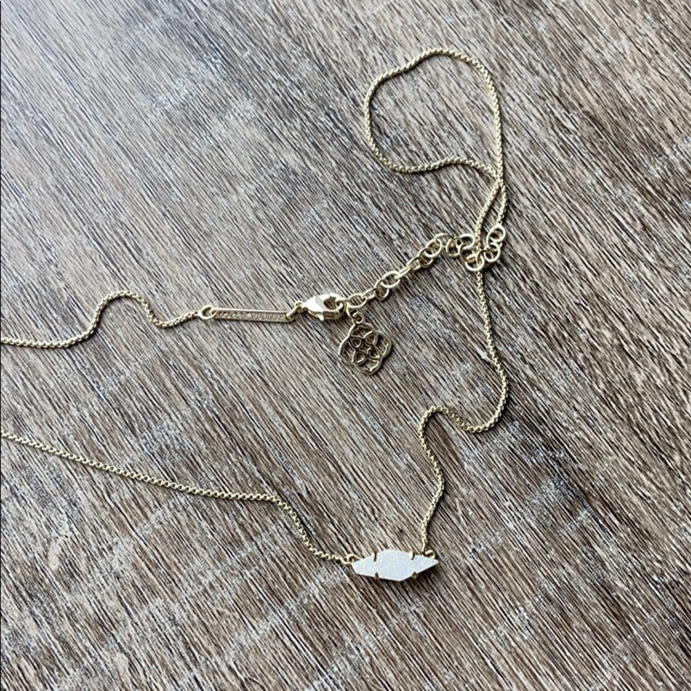 Kendra scott gold drop necklace